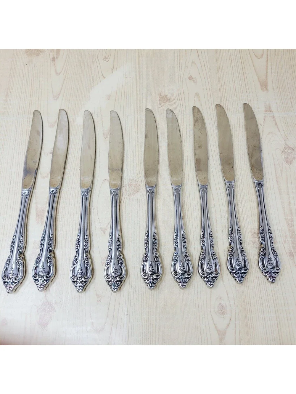 Lot of 9 Oneida Community Brahms Dinner Knives 9
